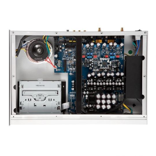 Audiolab 8300XP (Inside)