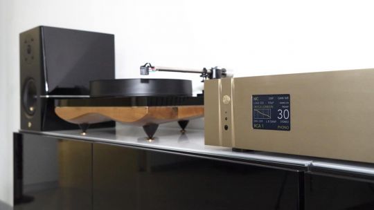 GOLD NOTE PH-1000 Phono Preamplifier (Lifestyle)