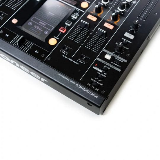 Pioneer DJM-2000 NXS (Detail)