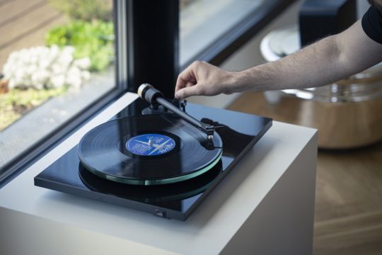 Pro-Ject T2 Plattenspieler