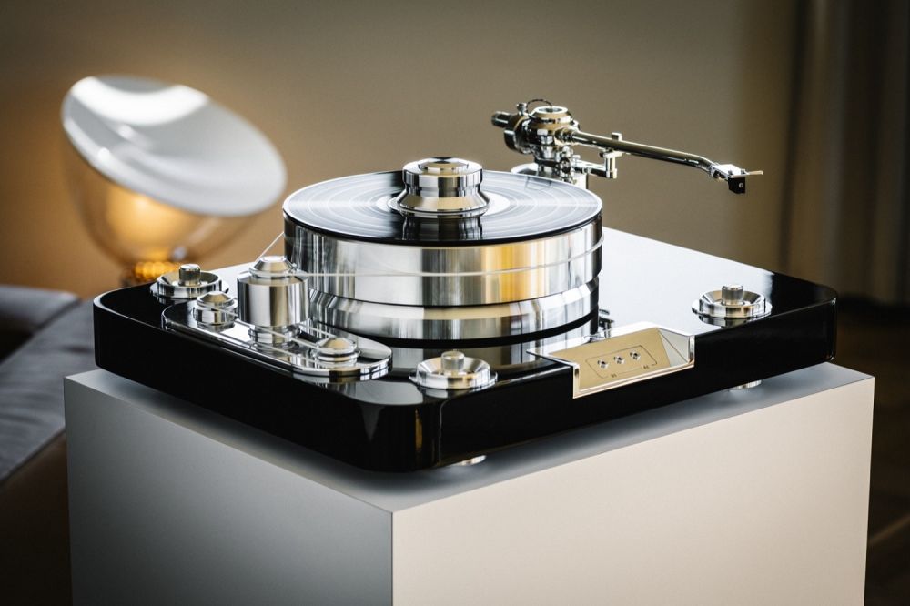 Pro-Ject Signature 12.2 Reference Turntable