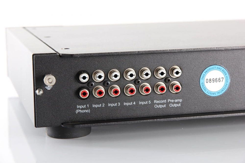 REGA ELEX-R Integrated Amplifier (Remote Control)