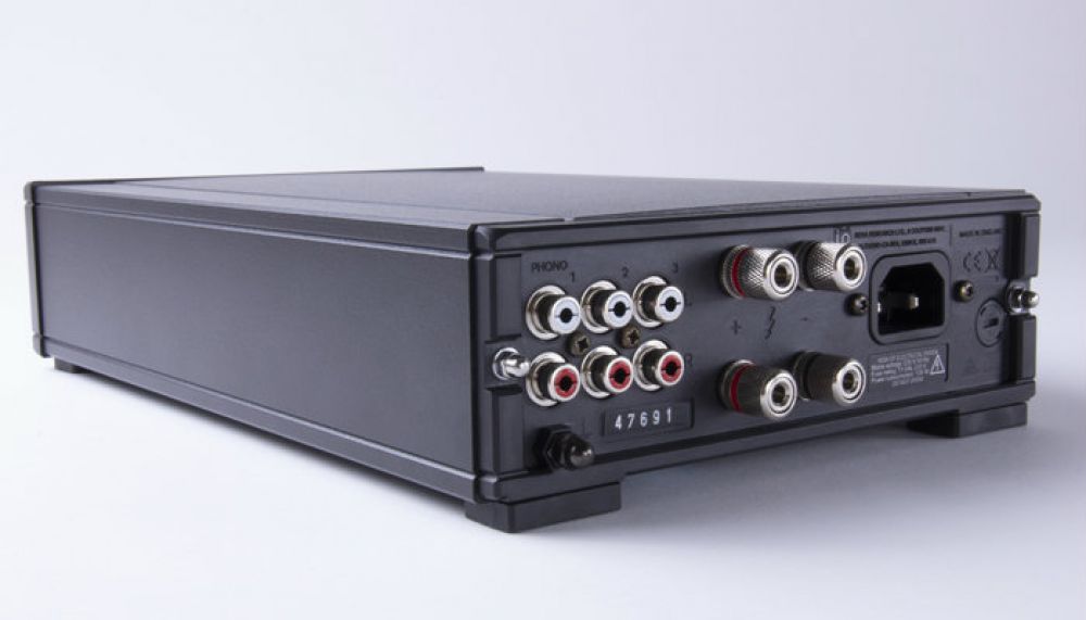 REGA IO Integrated Amplifier (Rear)